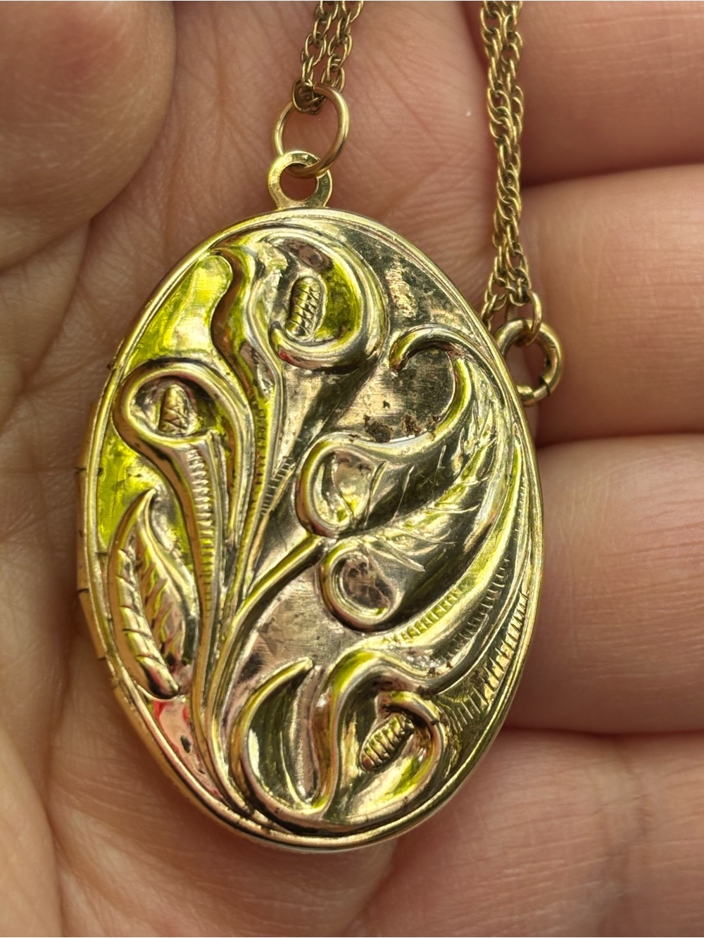 Vintage Gold Tone Floral Locket Necklace 12K GF Chain Romantic Victorian